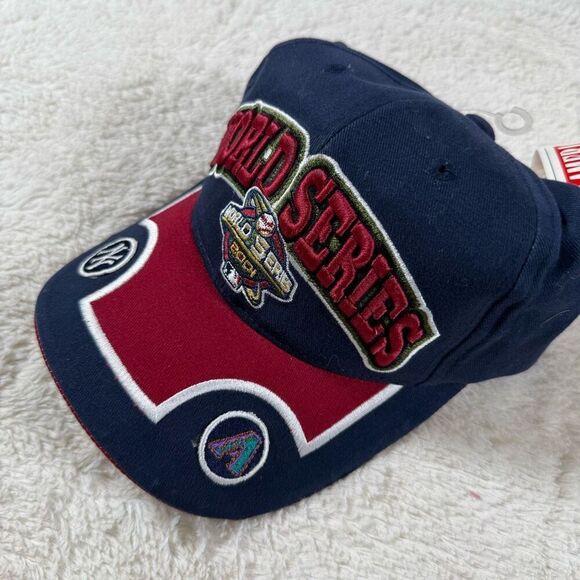 VTG NWT 2001 World Series Hat New York Yankees & Arizona Diamond Backs - Picture 2 of 4
